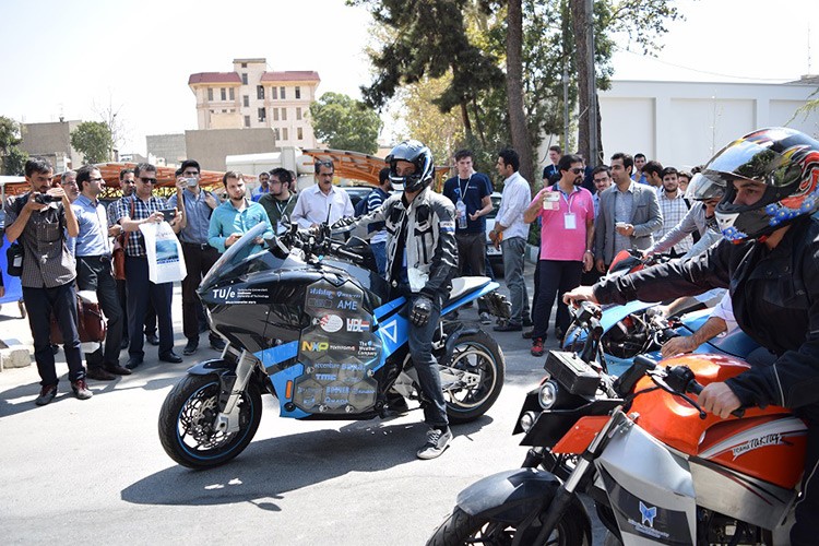 Sinh vien tu che moto dien Storm Pulse chay duoc 380km-Hinh-11